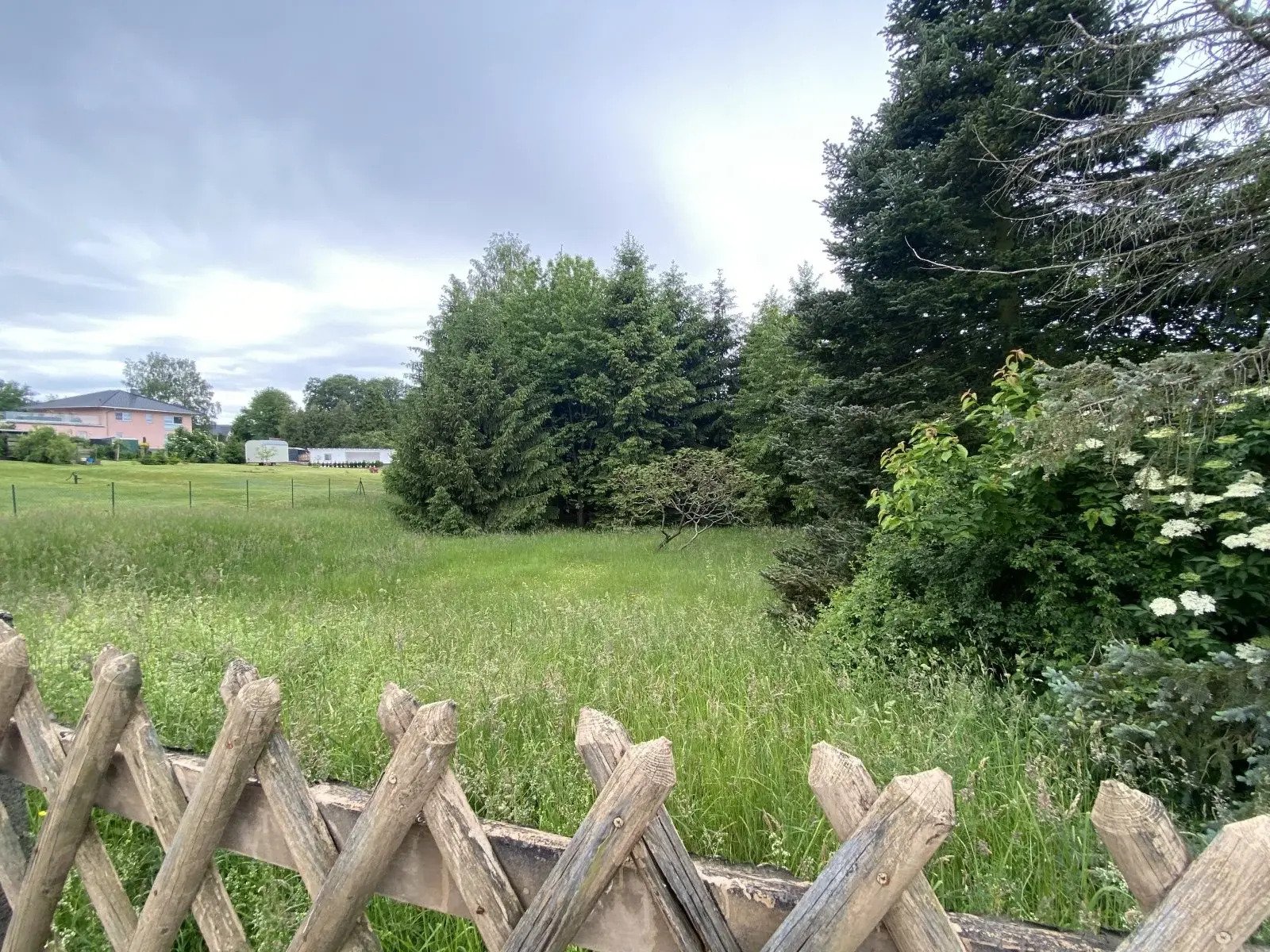 BAUEN SIE FÜR SICH UND IHRE FAMILIE EIN GLÜCKLICHES LEBEN IM EIGENEN HAUS? JETZT ANRUFEN: 0171 4863595