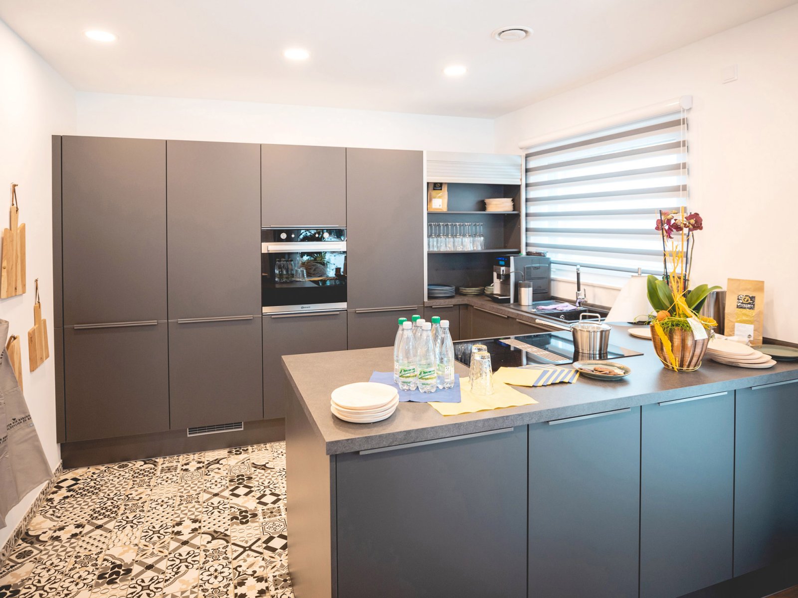 DAS IST FAMILIENGLÜCK ZUM ANFASSEN UND DARIN LEBEN - IHR NEUES HAUS!   TEL.: 01714863595  