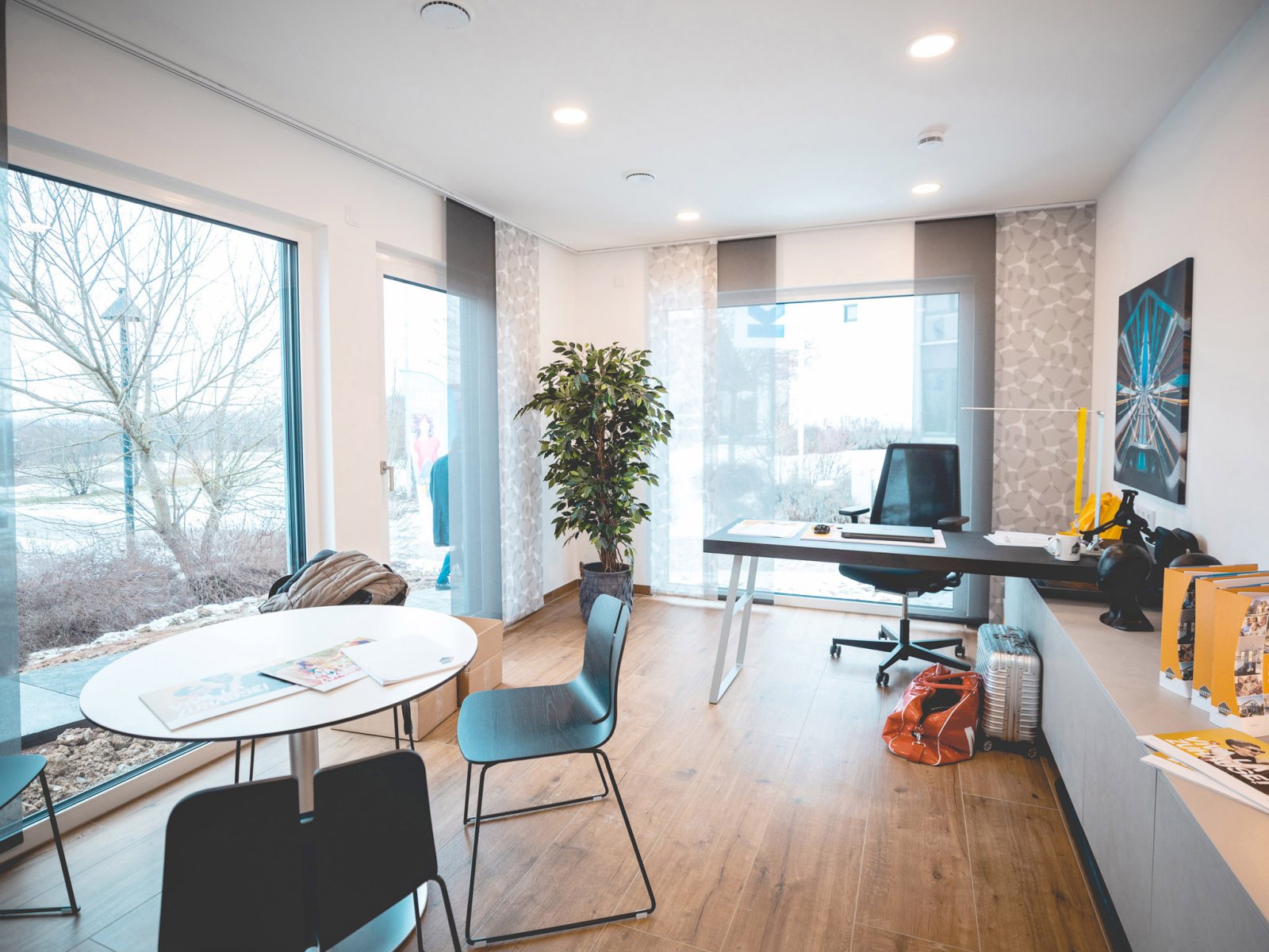 BAUEN SIE SICH IHR GLÜCKLICHES FAMILIENLEBEN - IHR EIGENES HAUS! TELEFON: 01714863595