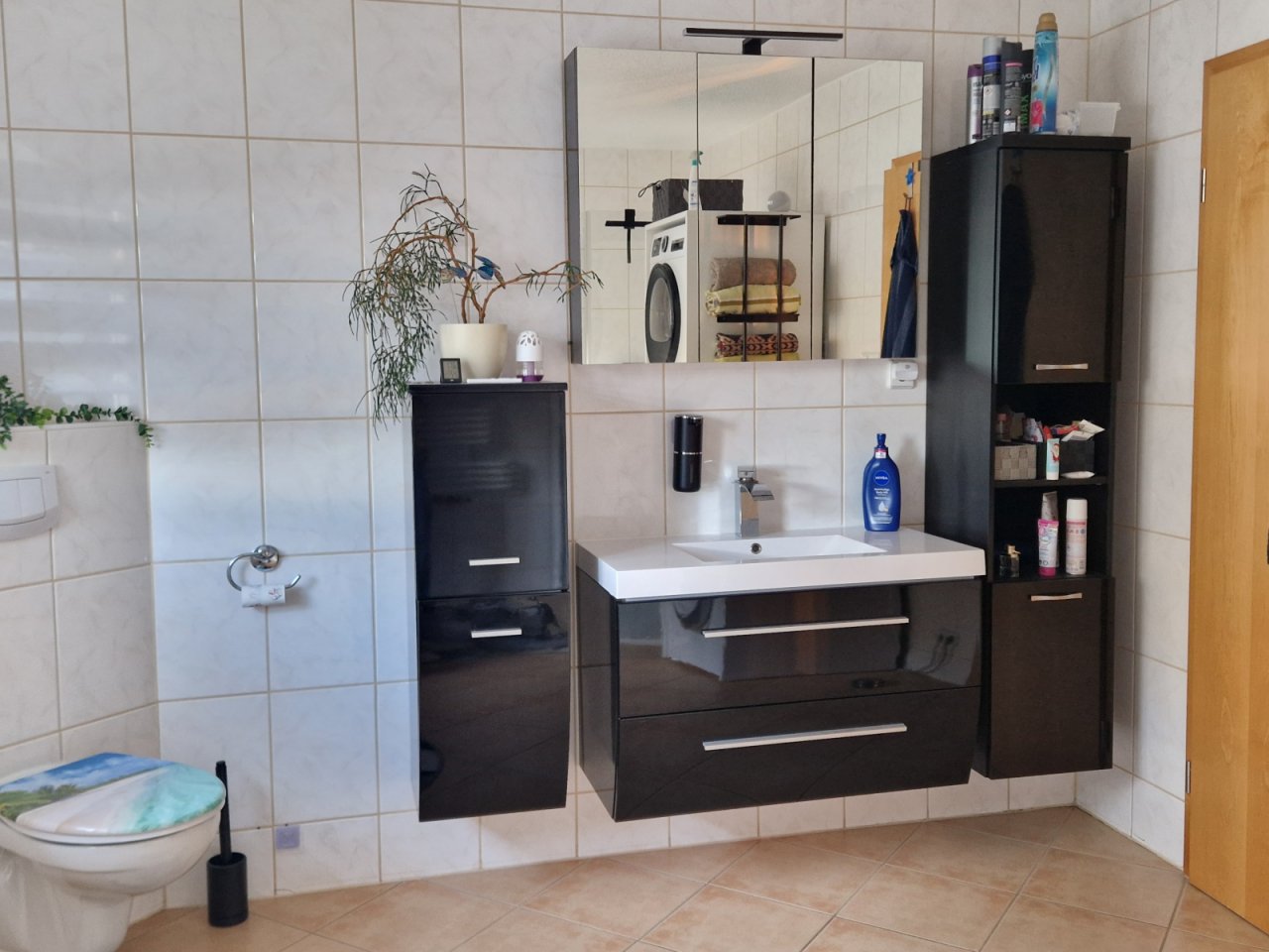 elegant ausgestattes Badezimmer elegant ausgestattes Badezimmer