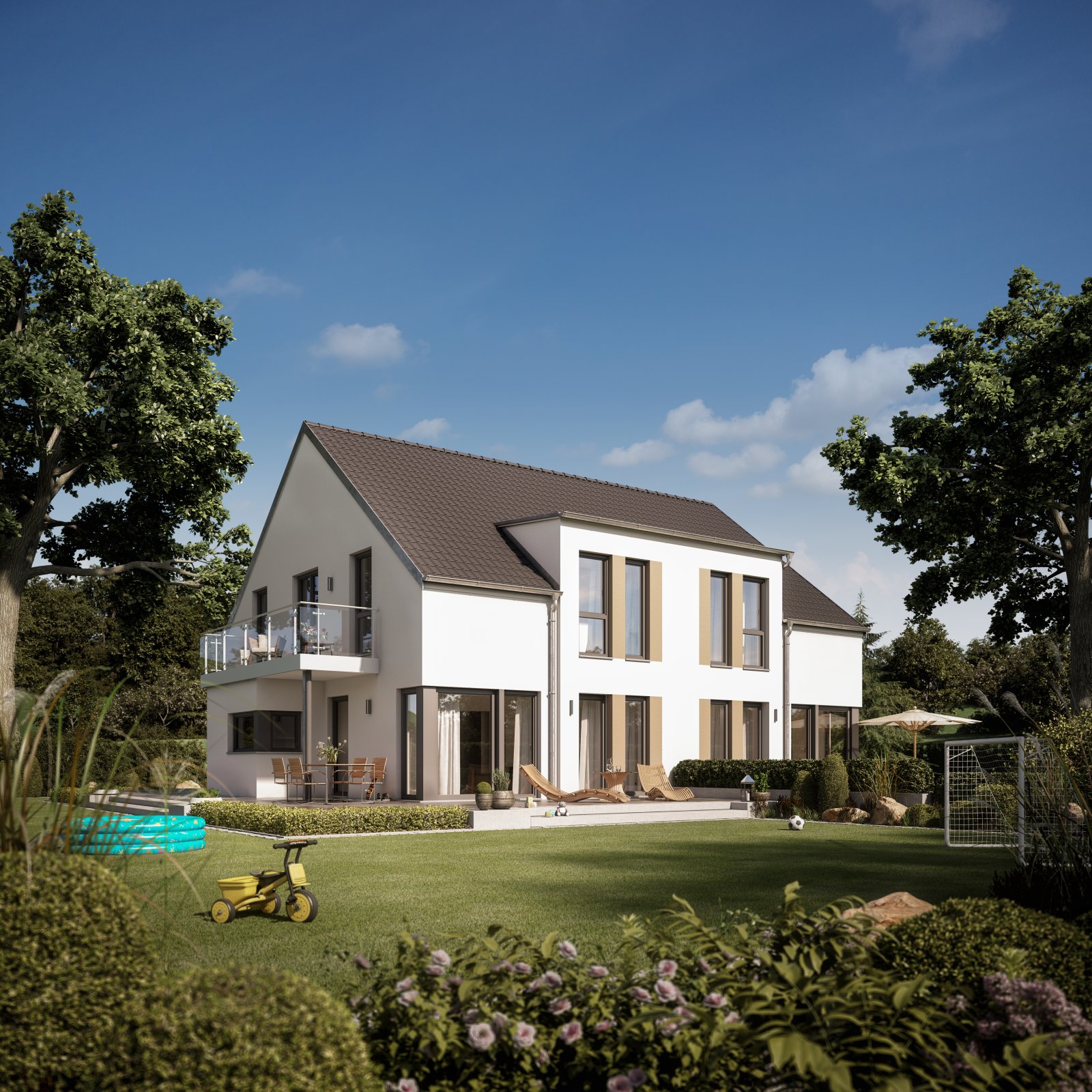 Gartenansicht mit Giebel und Balkon Gartenansicht mit Giebel und Balkon