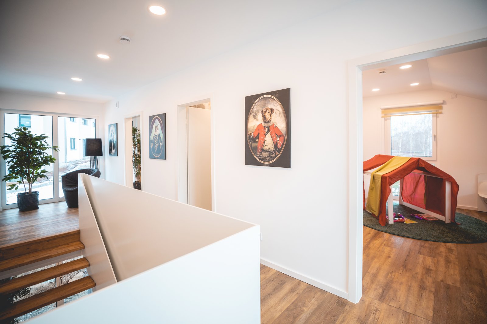 oberer Flur mit Blick ins Kinderzimmer oberer Flur mit Blick ins Kinderzimmer