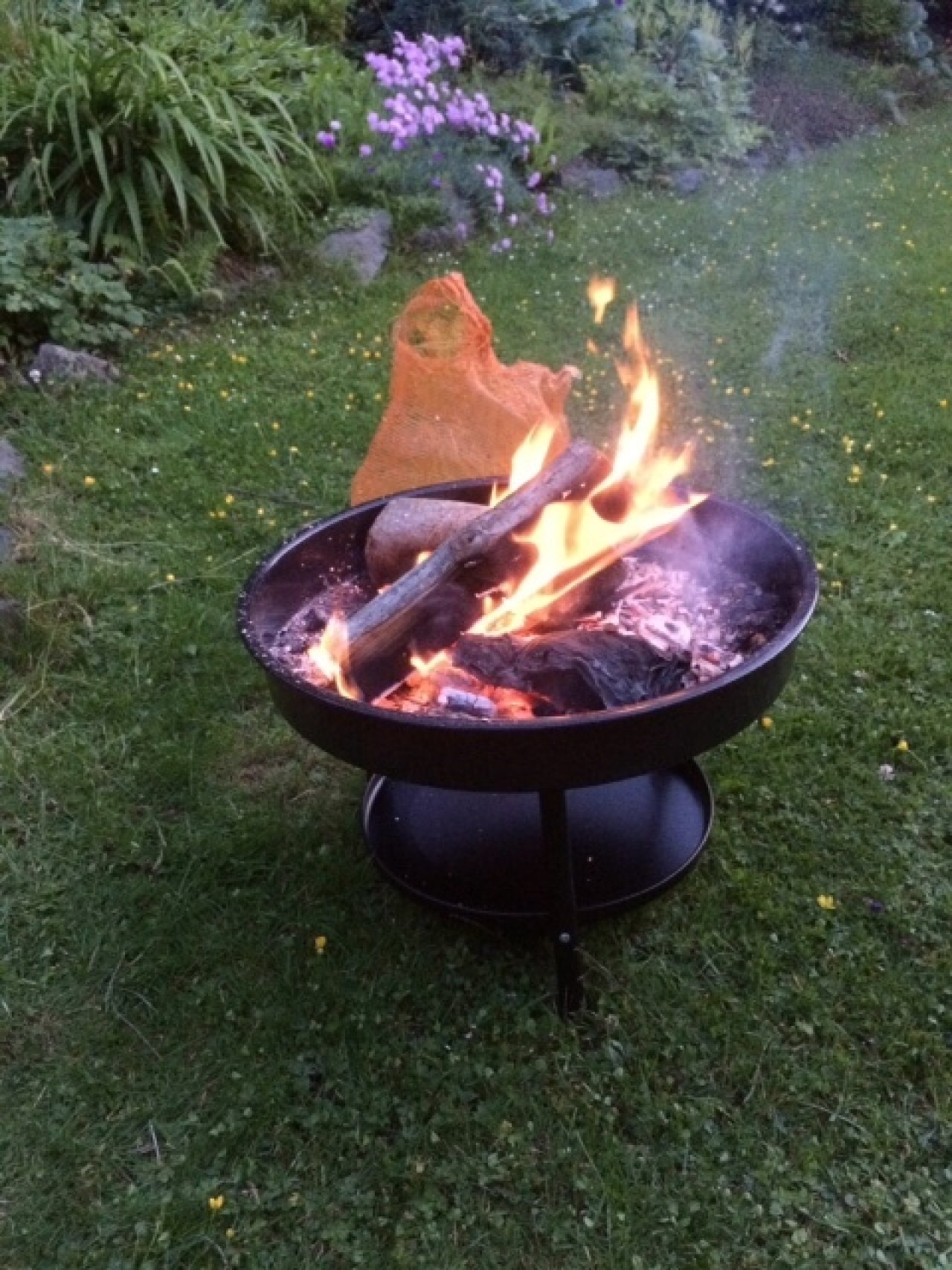 Lagerfeuer-Romantik im eigenen Garten